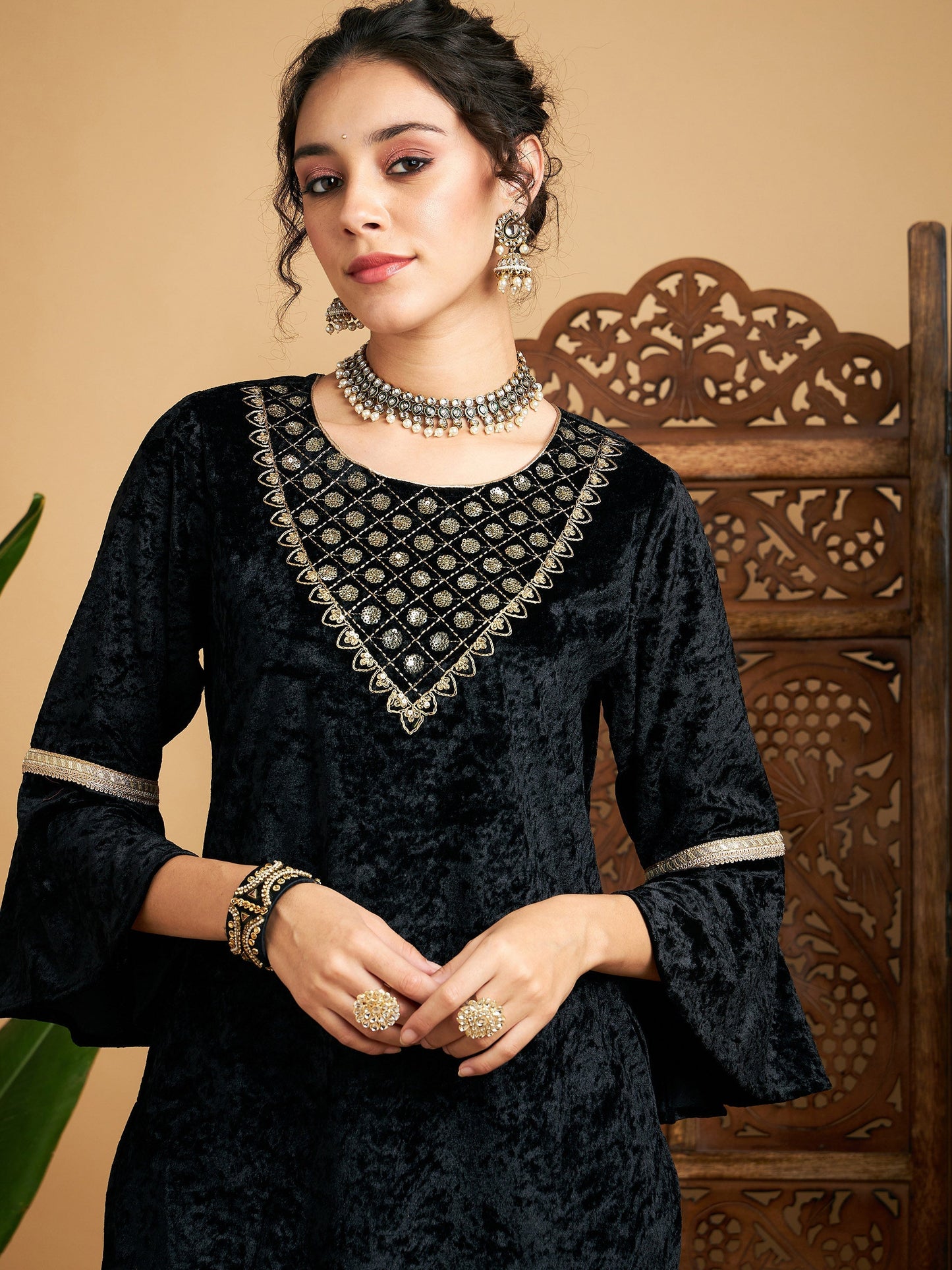 Women Black Velvet Zari Embroidered Kurta
